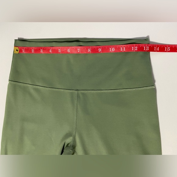 Like New! Lululemon Wunder Train HR Leggings - Picture 13 of 14